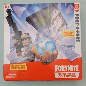 NWOT Fortnite Battle Royale Collection: Port-A-Fort Playset & Infiltrato…